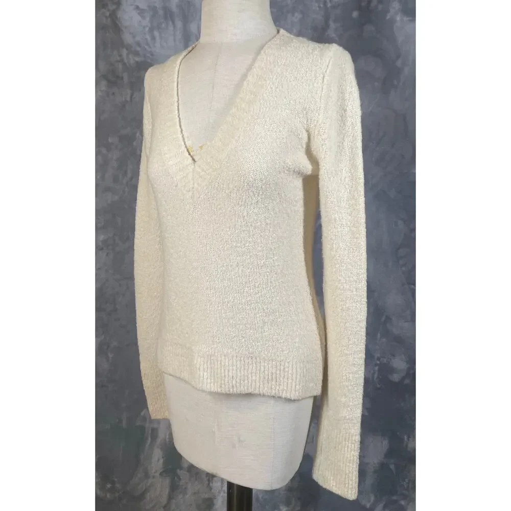Everlane Teddy Boucle‎ wool blend cream V-neck sweater S minimalist neutral